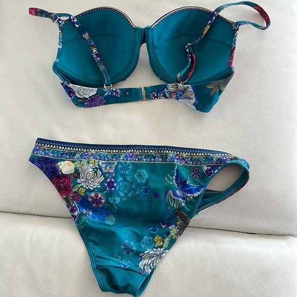Camila bikini size 32C/D cup top, XS bottom - Picture 4 of 4